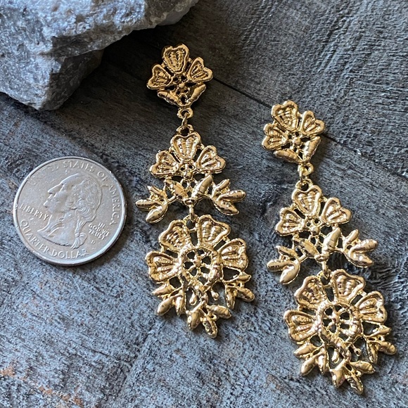NEW Golden Lace Dangle Earrings - Picture 8 of 8